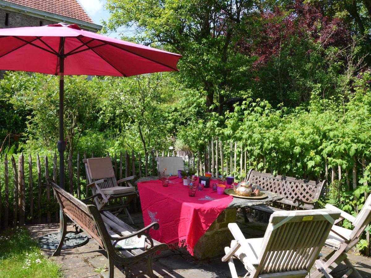 Enchanting Cottage With Terrace Garden Hamoir Екстериор снимка
