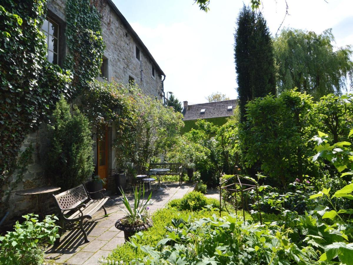 Enchanting Cottage With Terrace Garden Hamoir Екстериор снимка
