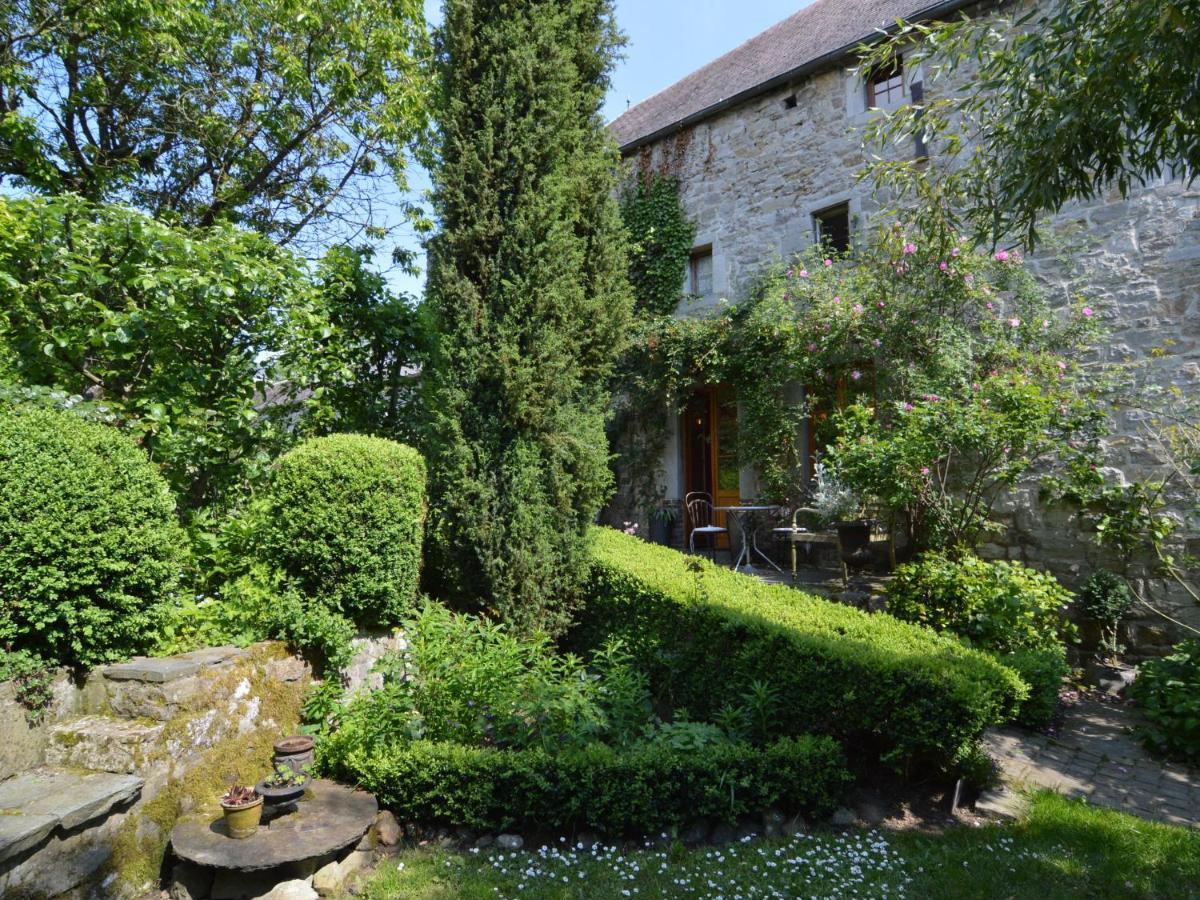 Enchanting Cottage With Terrace Garden Hamoir Екстериор снимка