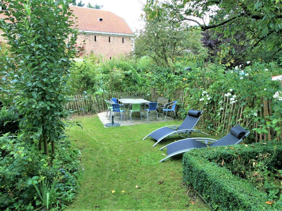 Enchanting Cottage With Terrace Garden Hamoir Екстериор снимка
